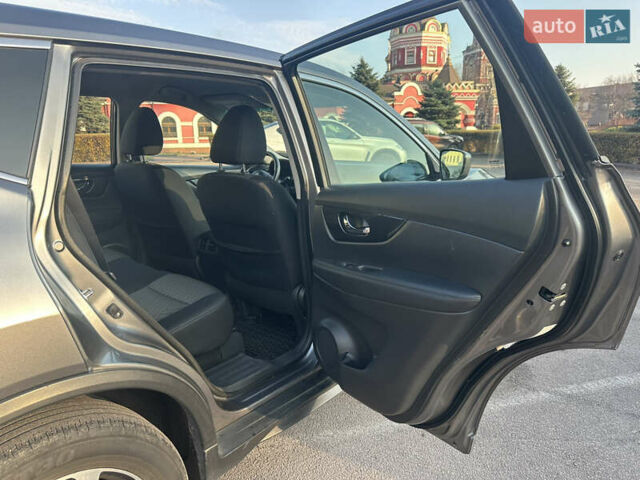 Серый Ниссан Rogue, объемом двигателя 2.49 л и пробегом 206 тыс. км за 12999 $, фото 20 на Automoto.ua