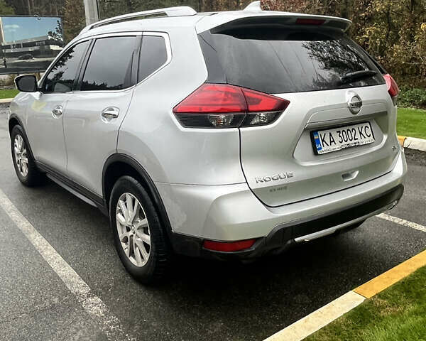 Серый Ниссан Rogue, объемом двигателя 2.5 л и пробегом 215 тыс. км за 15000 $, фото 5 на Automoto.ua