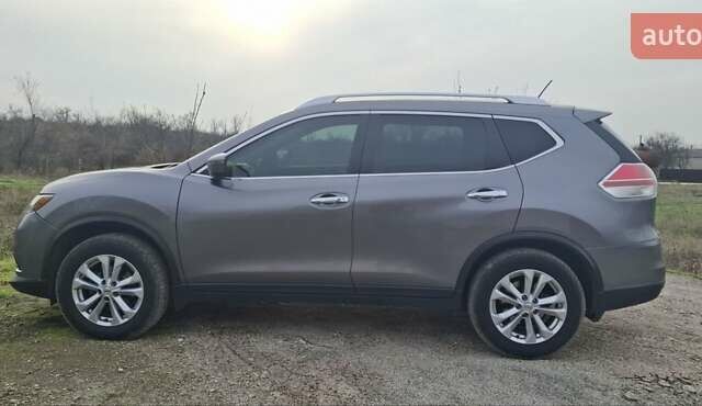 Серый Ниссан Rogue, объемом двигателя 2.5 л и пробегом 112 тыс. км за 12500 $, фото 3 на Automoto.ua