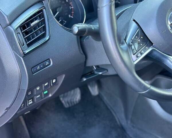 Серый Ниссан Rogue, объемом двигателя 2.49 л и пробегом 160 тыс. км за 16200 $, фото 19 на Automoto.ua