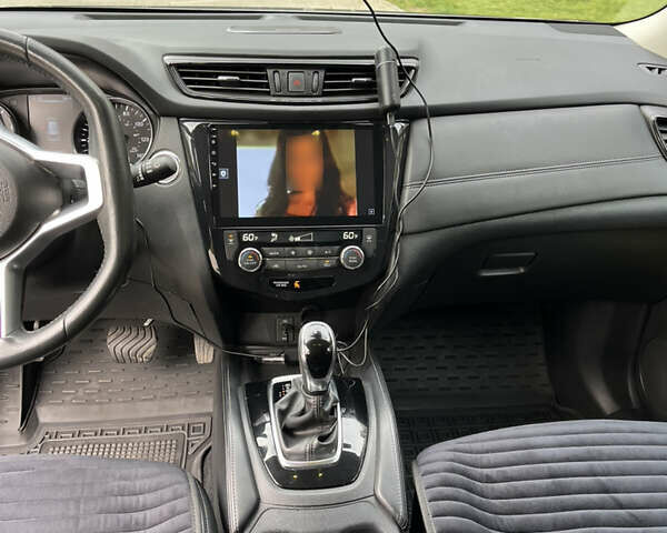 Сірий Ніссан Rogue, об'ємом двигуна 2.49 л та пробігом 94 тис. км за 16700 $, фото 35 на Automoto.ua