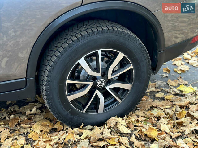 Серый Ниссан Rogue, объемом двигателя 2.49 л и пробегом 180 тыс. км за 13300 $, фото 9 на Automoto.ua