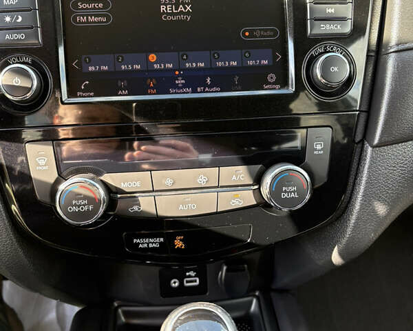 Серый Ниссан Rogue, объемом двигателя 2.49 л и пробегом 119 тыс. км за 14750 $, фото 11 на Automoto.ua