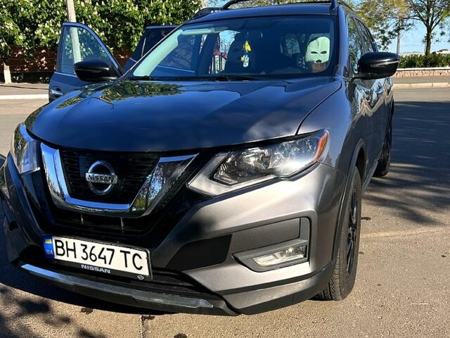 Серый Ниссан Rogue, объемом двигателя 2.5 л и пробегом 85 тыс. км за 12300 $, фото 1 на Automoto.ua