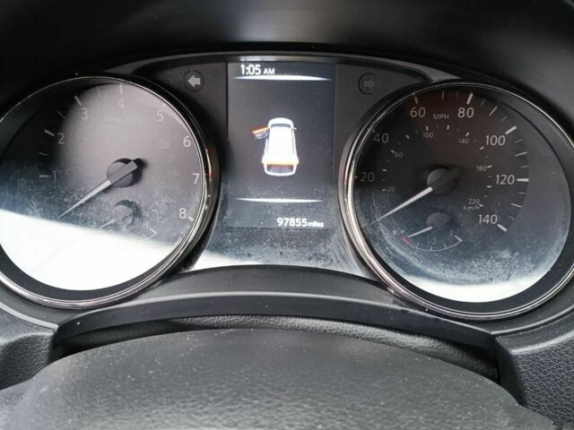 Серый Ниссан Rogue, объемом двигателя 2.5 л и пробегом 157 тыс. км за 13500 $, фото 7 на Automoto.ua