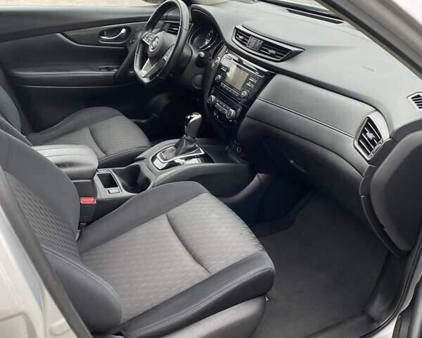 Серый Ниссан Rogue, объемом двигателя 2.5 л и пробегом 137 тыс. км за 10999 $, фото 12 на Automoto.ua