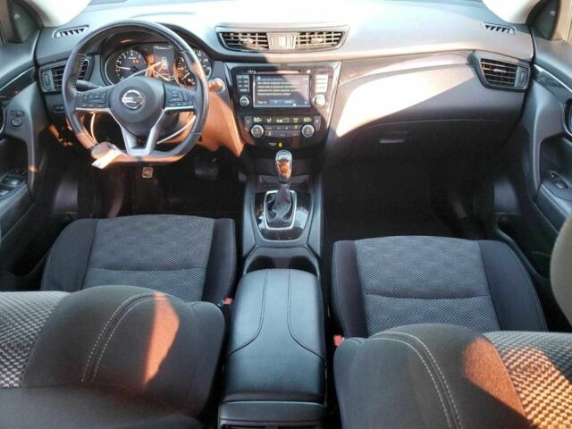 Серый Ниссан Rogue, объемом двигателя 2 л и пробегом 96 тыс. км за 2100 $, фото 7 на Automoto.ua