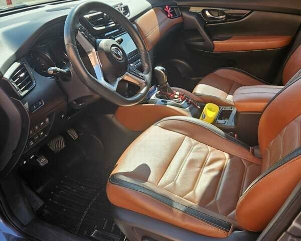 Серый Ниссан Rogue, объемом двигателя 2.49 л и пробегом 122 тыс. км за 15999 $, фото 1 на Automoto.ua