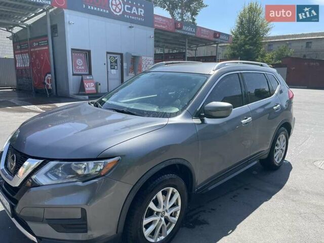 Серый Ниссан Rogue, объемом двигателя 2.49 л и пробегом 180 тыс. км за 15200 $, фото 1 на Automoto.ua