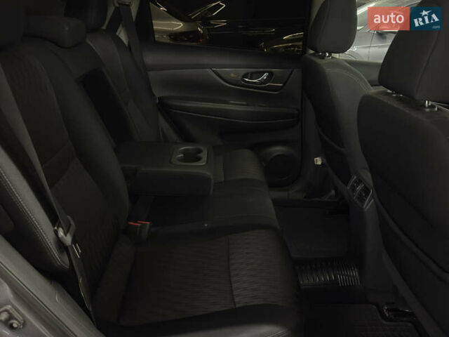 Серый Ниссан Rogue, объемом двигателя 2 л и пробегом 132 тыс. км за 16999 $, фото 20 на Automoto.ua