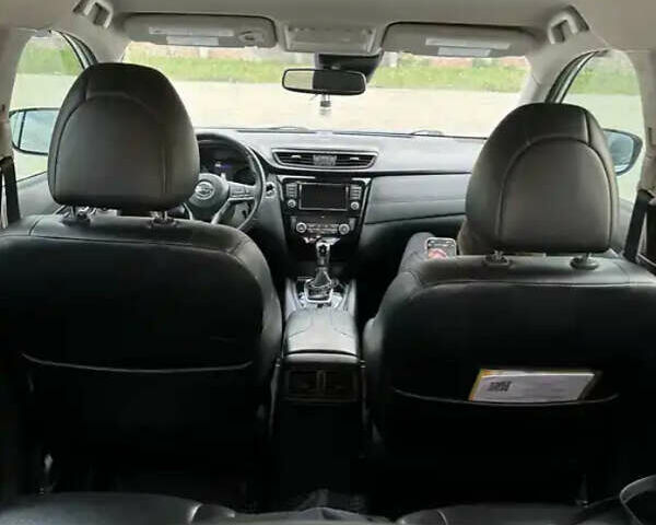 Серый Ниссан Rogue, объемом двигателя 2.49 л и пробегом 160 тыс. км за 15000 $, фото 10 на Automoto.ua