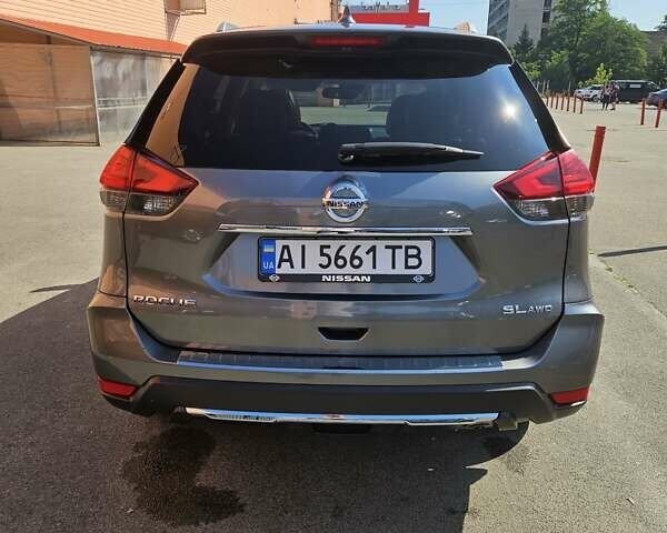 Серый Ниссан Rogue, объемом двигателя 2.49 л и пробегом 122 тыс. км за 15999 $, фото 4 на Automoto.ua