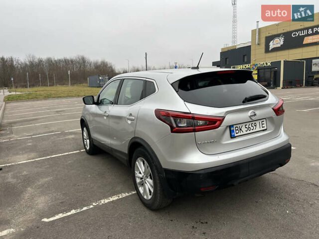 Сірий Ніссан Rogue, об'ємом двигуна 2 л та пробігом 143 тис. км за 12700 $, фото 3 на Automoto.ua