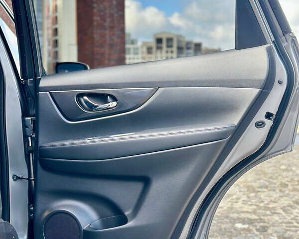 Серый Ниссан Rogue, объемом двигателя 2.5 л и пробегом 197 тыс. км за 12900 $, фото 27 на Automoto.ua