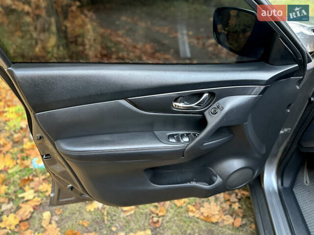 Серый Ниссан Rogue, объемом двигателя 2.49 л и пробегом 180 тыс. км за 13300 $, фото 25 на Automoto.ua