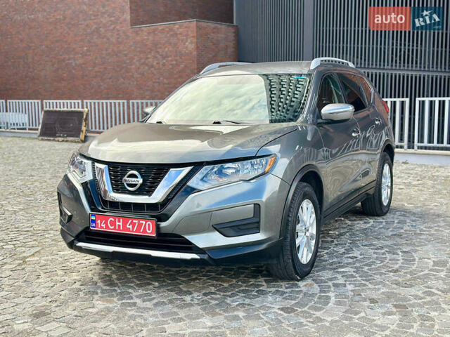 Серый Ниссан Rogue, объемом двигателя 2.5 л и пробегом 197 тыс. км за 12900 $, фото 2 на Automoto.ua