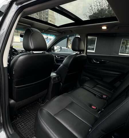 Серый Ниссан Rogue, объемом двигателя 2.5 л и пробегом 82 тыс. км за 17699 $, фото 5 на Automoto.ua