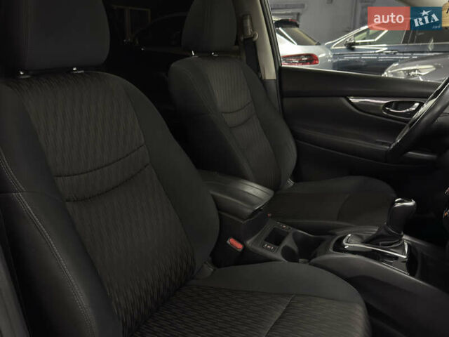 Серый Ниссан Rogue, объемом двигателя 2 л и пробегом 132 тыс. км за 16999 $, фото 15 на Automoto.ua