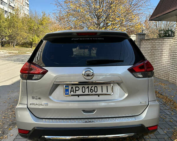 Серый Ниссан Rogue, объемом двигателя 2.49 л и пробегом 154 тыс. км за 16500 $, фото 4 на Automoto.ua