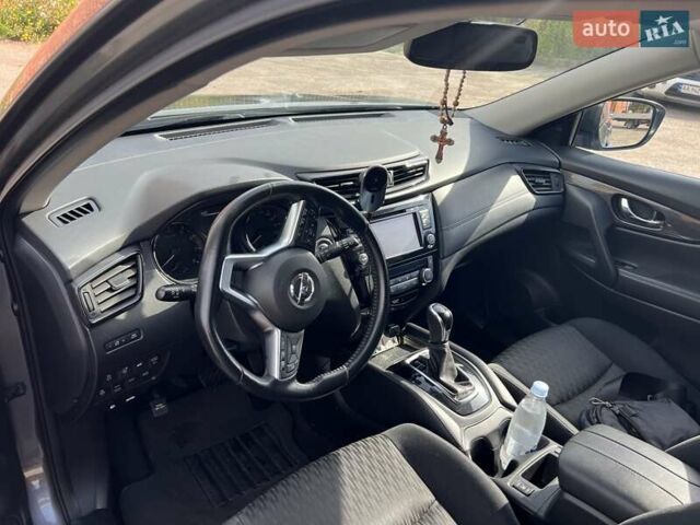 Серый Ниссан Rogue, объемом двигателя 2.5 л и пробегом 83 тыс. км за 17200 $, фото 4 на Automoto.ua