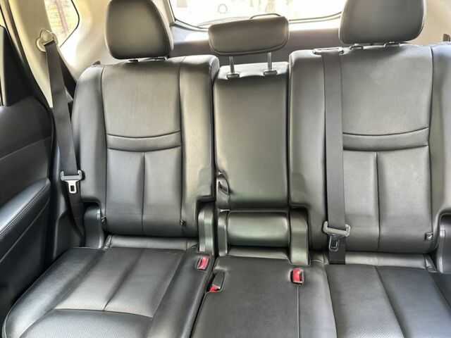 Серый Ниссан Rogue, объемом двигателя 2.5 л и пробегом 99 тыс. км за 17300 $, фото 5 на Automoto.ua