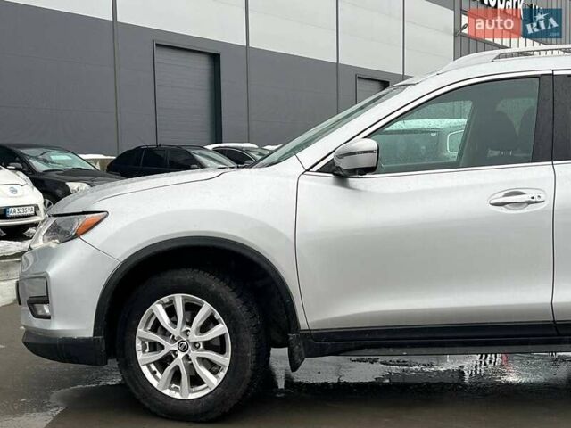 Серый Ниссан Rogue, объемом двигателя 2.5 л и пробегом 119 тыс. км за 14690 $, фото 2 на Automoto.ua