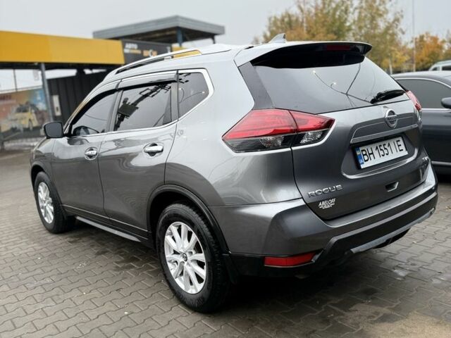 Серый Ниссан Rogue, объемом двигателя 2.5 л и пробегом 143 тыс. км за 15500 $, фото 4 на Automoto.ua