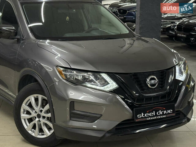 Серый Ниссан Rogue, объемом двигателя 2 л и пробегом 132 тыс. км за 16999 $, фото 1 на Automoto.ua