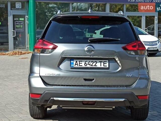 Серый Ниссан Rogue, объемом двигателя 2.5 л и пробегом 150 тыс. км за 14000 $, фото 6 на Automoto.ua