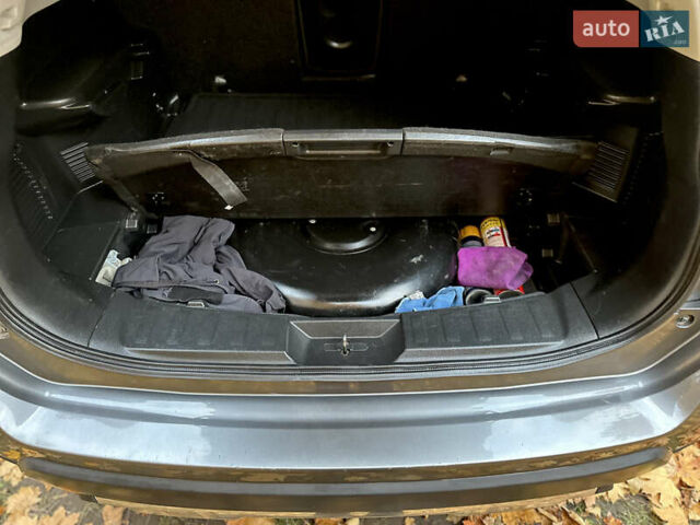 Серый Ниссан Rogue, объемом двигателя 2.49 л и пробегом 180 тыс. км за 13300 $, фото 27 на Automoto.ua