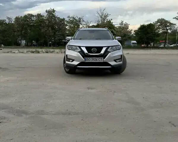 Серый Ниссан Rogue, объемом двигателя 2.49 л и пробегом 160 тыс. км за 15000 $, фото 5 на Automoto.ua