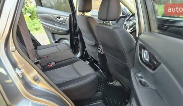 Серый Ниссан Rogue, объемом двигателя 2.5 л и пробегом 301 тыс. км за 11900 $, фото 9 на Automoto.ua