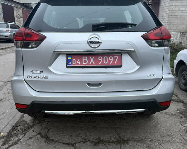 Серый Ниссан Rogue, объемом двигателя 2.5 л и пробегом 143 тыс. км за 13500 $, фото 15 на Automoto.ua