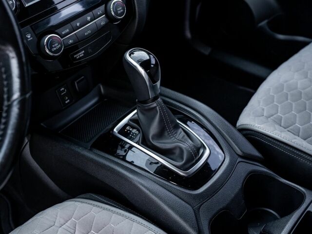 Сірий Ніссан Rogue, об'ємом двигуна 2 л та пробігом 97 тис. км за 357 $, фото 18 на Automoto.ua