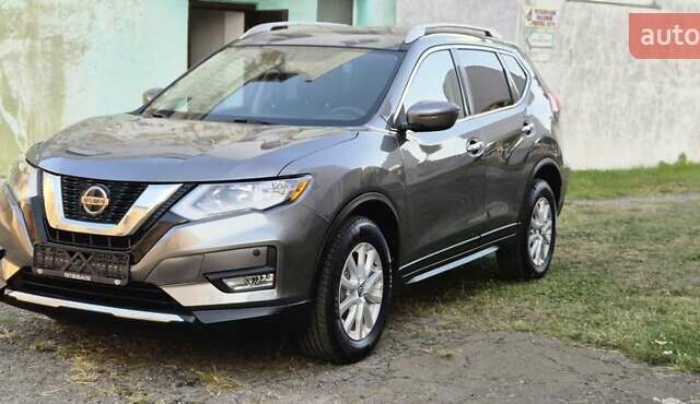 Серый Ниссан Rogue, объемом двигателя 2.5 л и пробегом 301 тыс. км за 11900 $, фото 1 на Automoto.ua