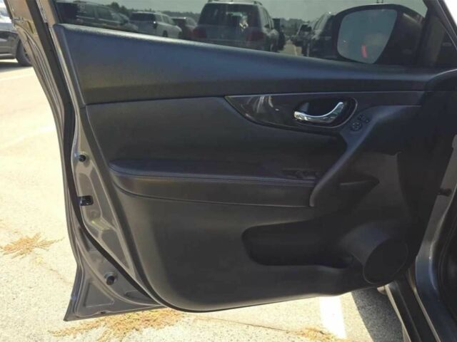 Серый Ниссан Rogue, объемом двигателя 2.5 л и пробегом 84 тыс. км за 9700 $, фото 8 на Automoto.ua