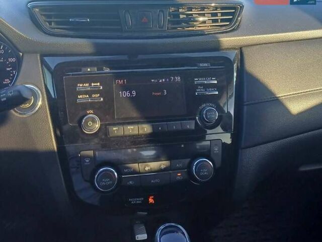 Сірий Ніссан Rogue, об'ємом двигуна 2.49 л та пробігом 105 тис. км за 14500 $, фото 11 на Automoto.ua