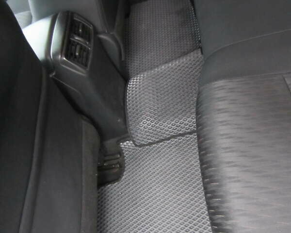 Серый Ниссан Rogue, объемом двигателя 2.5 л и пробегом 120 тыс. км за 16000 $, фото 20 на Automoto.ua