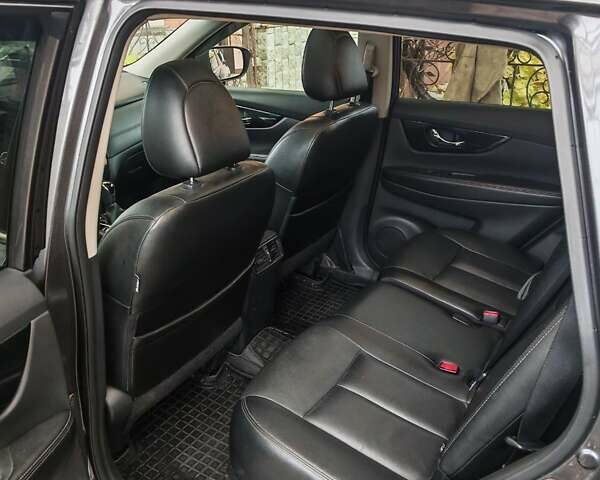 Серый Ниссан Rogue, объемом двигателя 2.49 л и пробегом 82 тыс. км за 17500 $, фото 11 на Automoto.ua