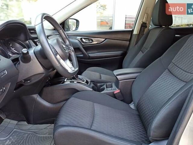 Серый Ниссан Rogue, объемом двигателя 2.5 л и пробегом 150 тыс. км за 14000 $, фото 8 на Automoto.ua