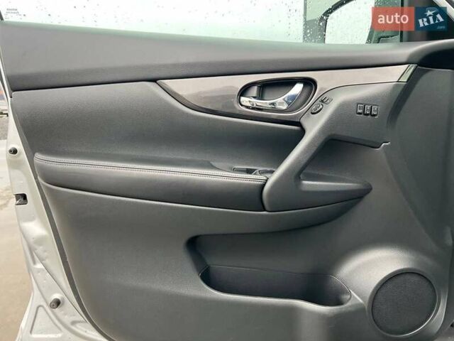 Серый Ниссан Rogue, объемом двигателя 2.5 л и пробегом 119 тыс. км за 14690 $, фото 14 на Automoto.ua