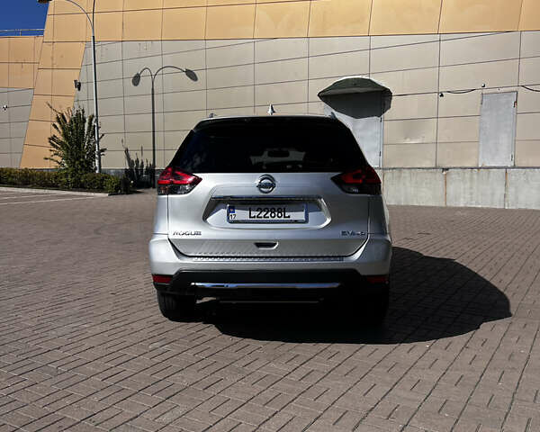 Серый Ниссан Rogue, объемом двигателя 2.49 л и пробегом 119 тыс. км за 15200 $, фото 5 на Automoto.ua