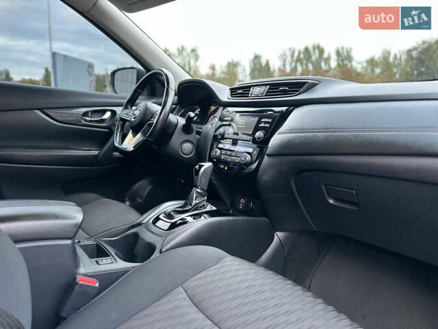 Серый Ниссан Rogue, объемом двигателя 2 л и пробегом 165 тыс. км за 15500 $, фото 22 на Automoto.ua
