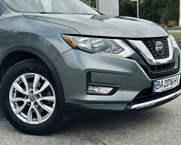 Сірий Ніссан Rogue, об'ємом двигуна 2.5 л та пробігом 180 тис. км за 17500 $, фото 2 на Automoto.ua