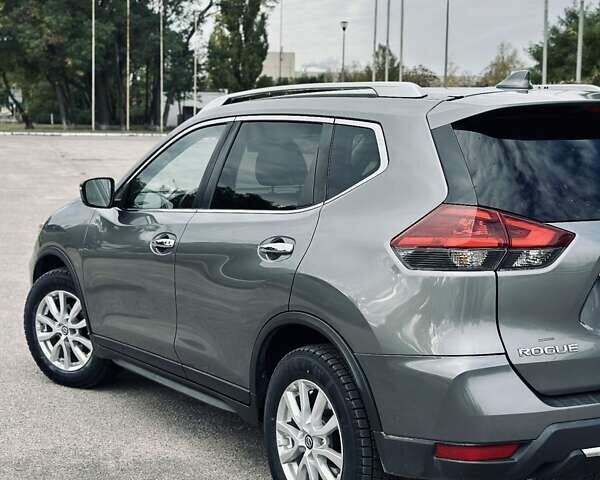 Сірий Ніссан Rogue, об'ємом двигуна 2.5 л та пробігом 180 тис. км за 17500 $, фото 6 на Automoto.ua