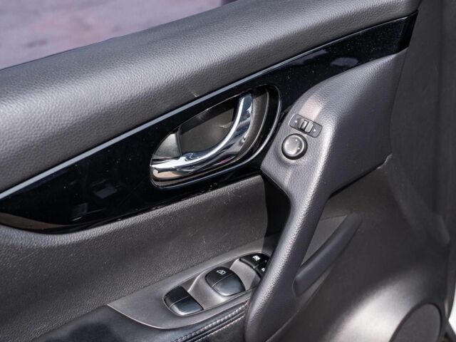 Сірий Ніссан Rogue, об'ємом двигуна 2 л та пробігом 97 тис. км за 357 $, фото 1 на Automoto.ua