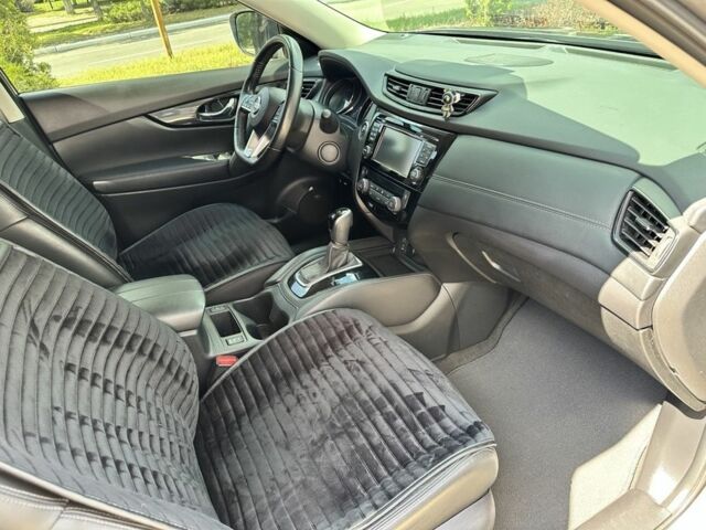 Серый Ниссан Rogue, объемом двигателя 2.5 л и пробегом 99 тыс. км за 17300 $, фото 4 на Automoto.ua