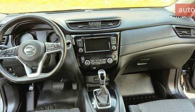 Серый Ниссан Rogue, объемом двигателя 2.5 л и пробегом 301 тыс. км за 11900 $, фото 12 на Automoto.ua