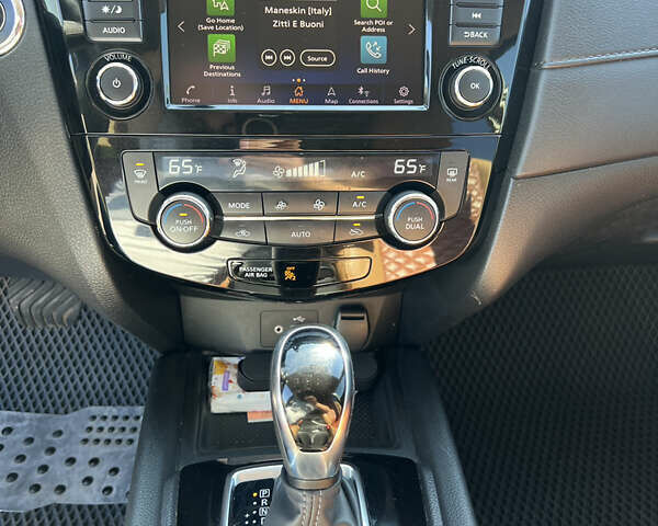 Сірий Ніссан Rogue, об'ємом двигуна 2.49 л та пробігом 62 тис. км за 18900 $, фото 23 на Automoto.ua