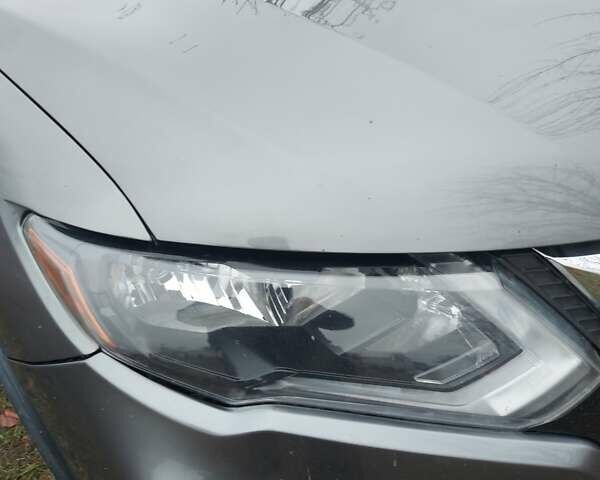 Сірий Ніссан Rogue, об'ємом двигуна 2.49 л та пробігом 173 тис. км за 12000 $, фото 1 на Automoto.ua